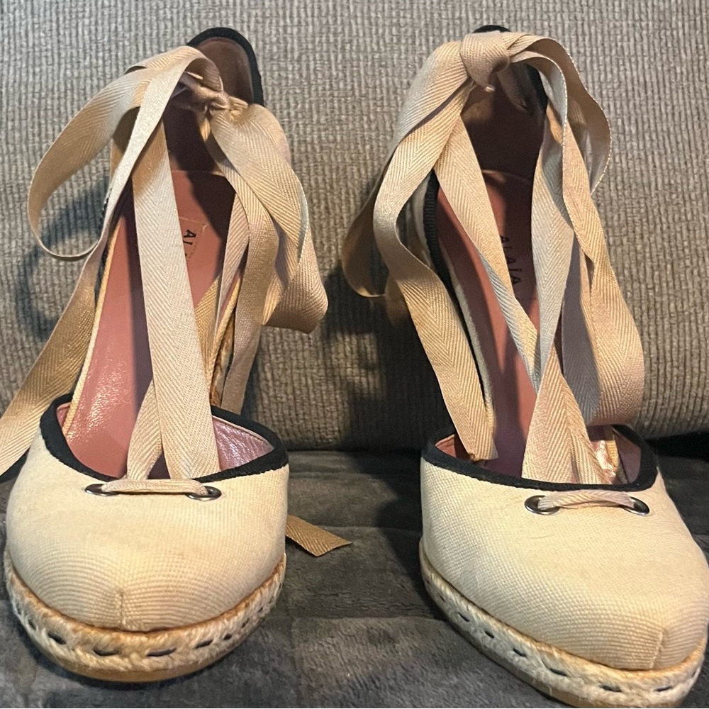 Alaia Cream and Black Espadrille Heels Excellent Condition